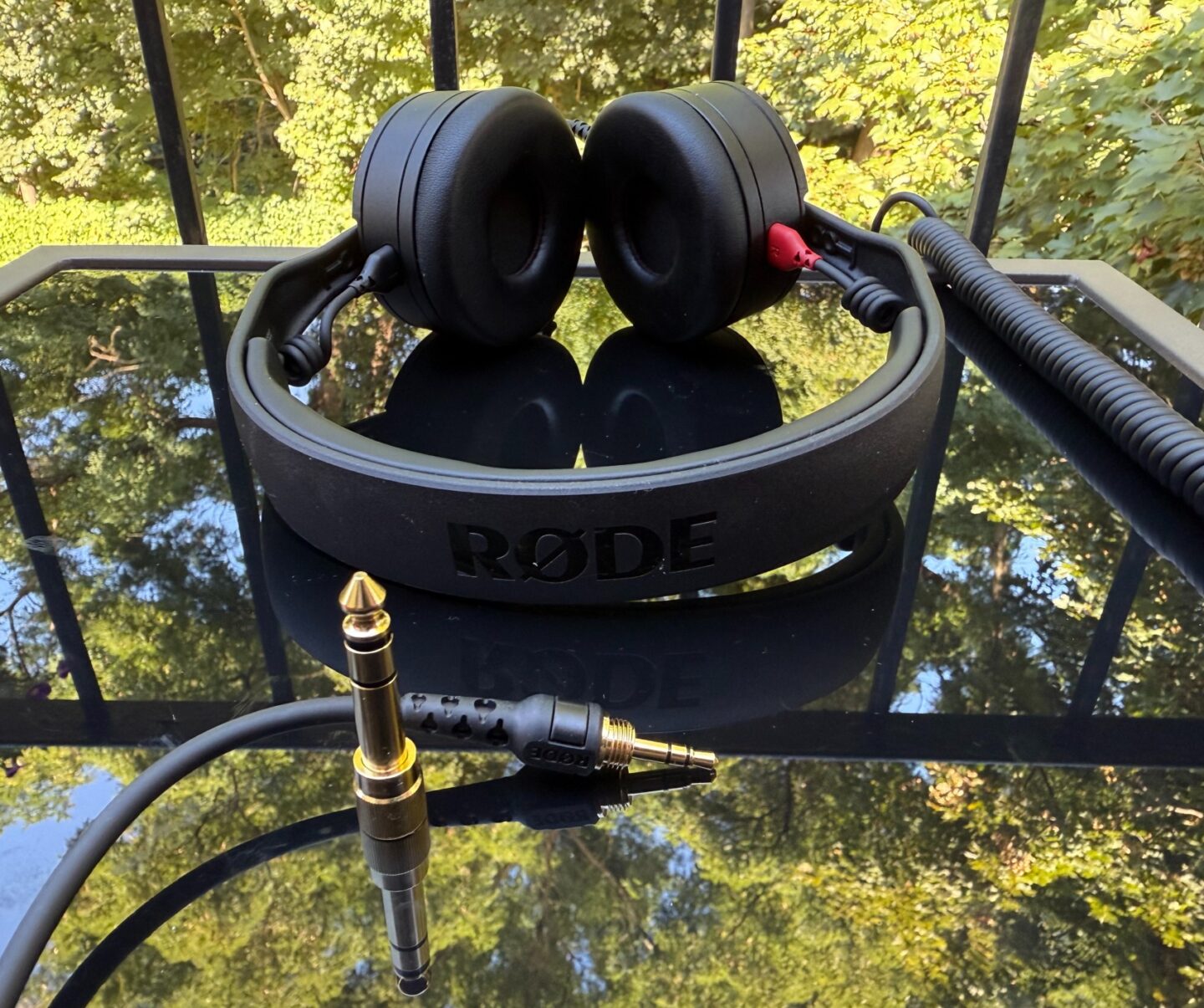 Rode NTH-50 cans with cable connectors Røde NTH-50 cans with cable connectors