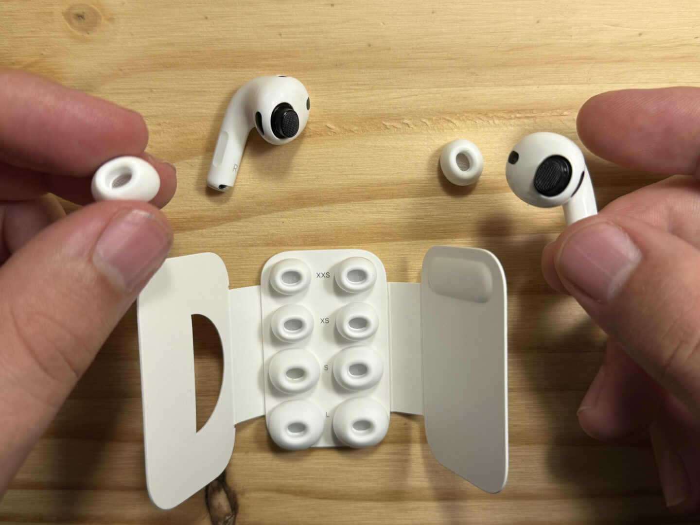 Replacing ear tips on AirPods Pro 3
