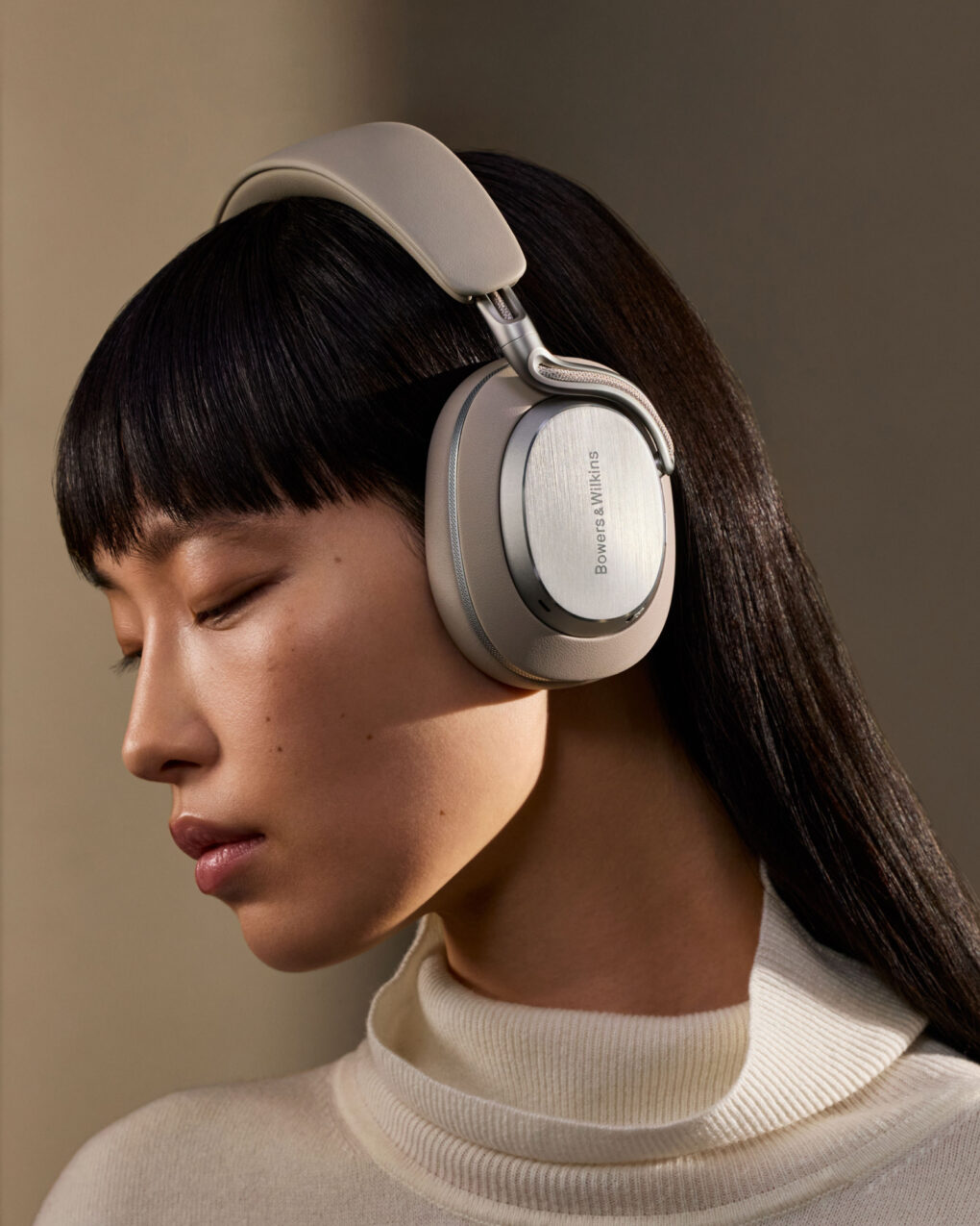Bowers & Wilkins Px8 S2 wireless headphones