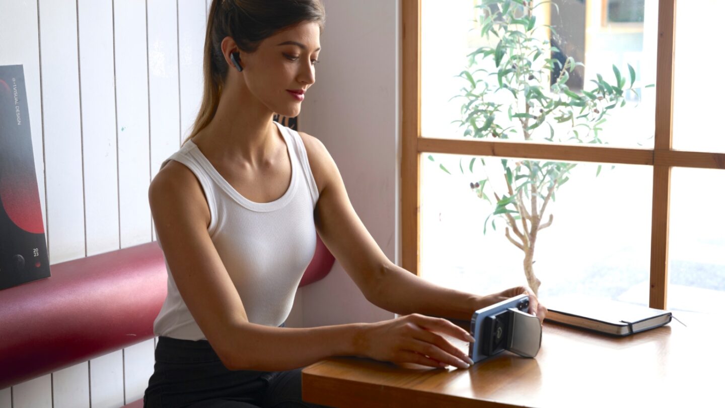 Artronic Designs Komutr MagSafe earbuds