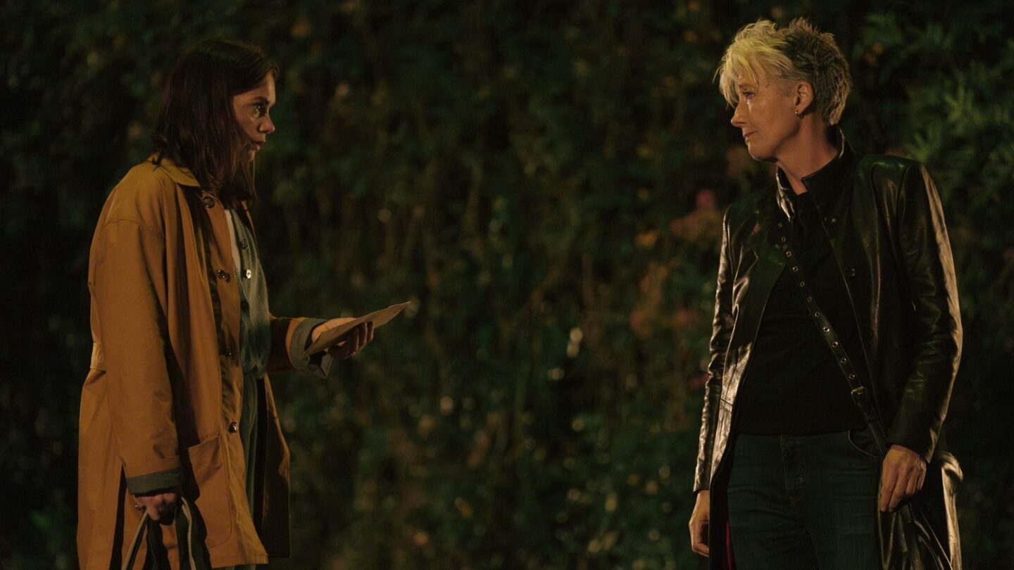 Down_Cemetery_Road_Photo_010206.jpg.photo_modal_show_home_large Ruth Wilson and Emma Thompson