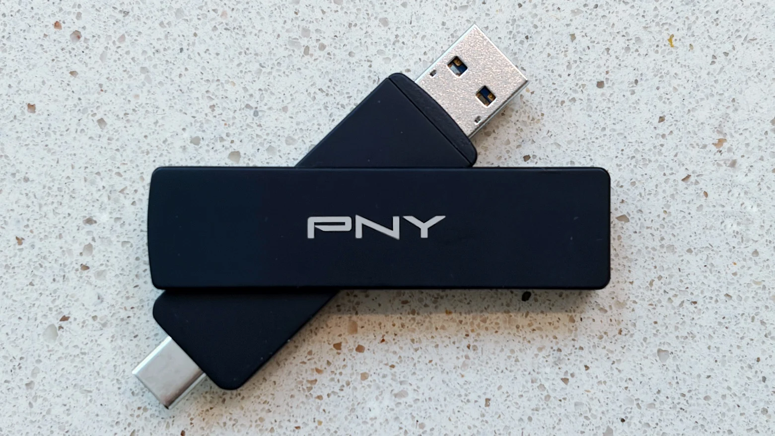 photo of This tiny external SSD plugs into new and old computers [Review] ★★★★☆ image