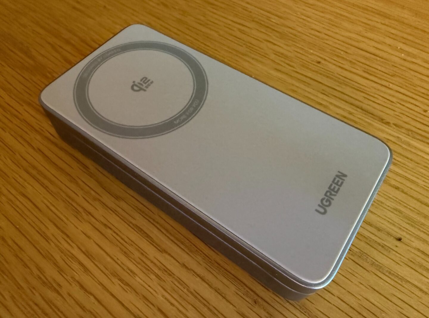 Ugreen MagFlow 3-in-1 charger folded flat Ugreen MagFlow 3-in-1 charger folded flat