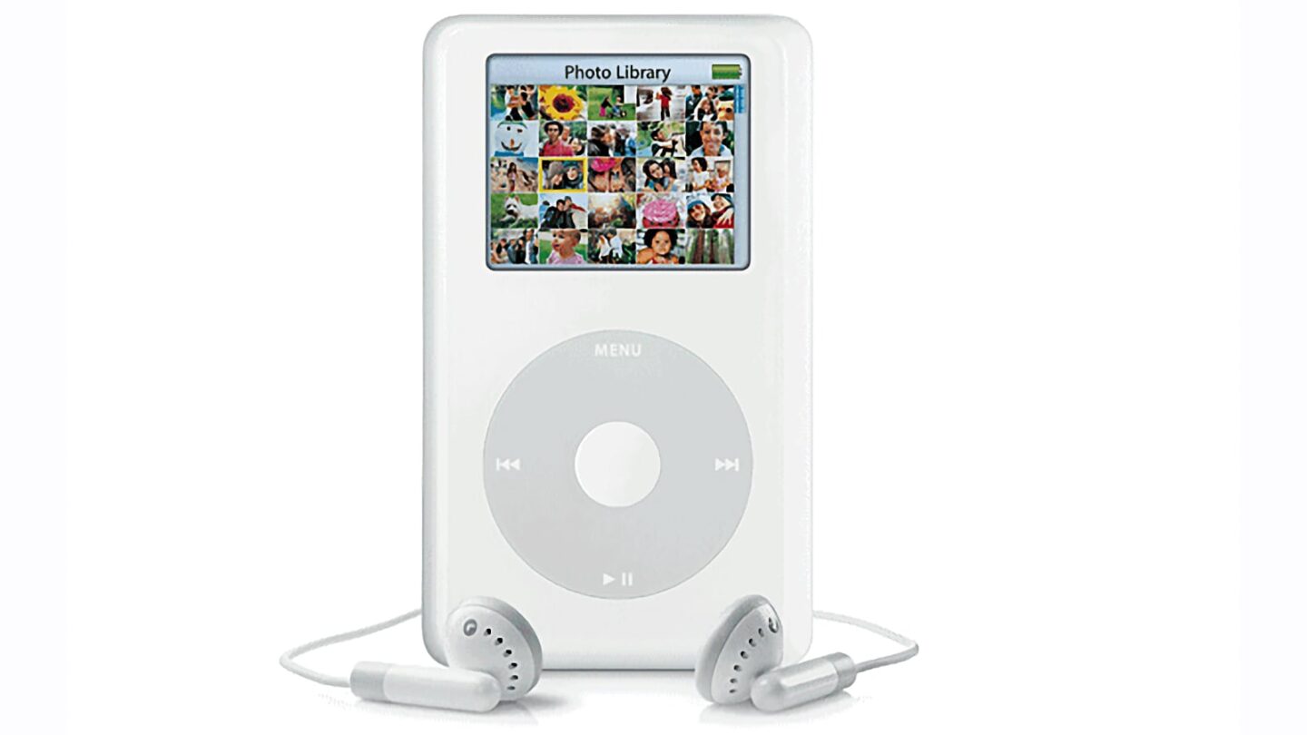 Today in Apple history: iPod Photo brings color display to music machine