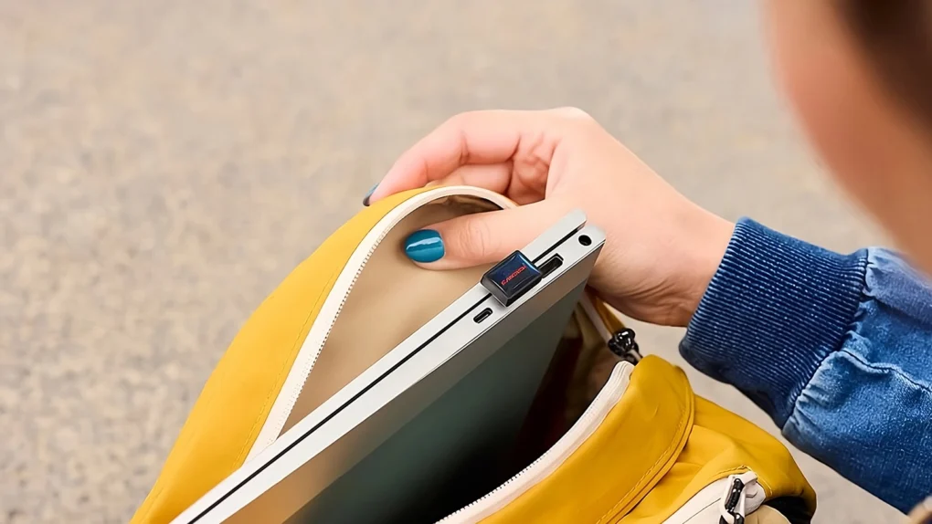 SanDisk Extreme Fit USB-C Flash Drive: In use