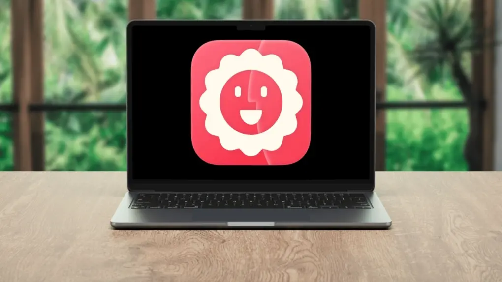 Image of a MacBook Pro with the logo of Bloom, a Finder replacement for Mac, on its screen