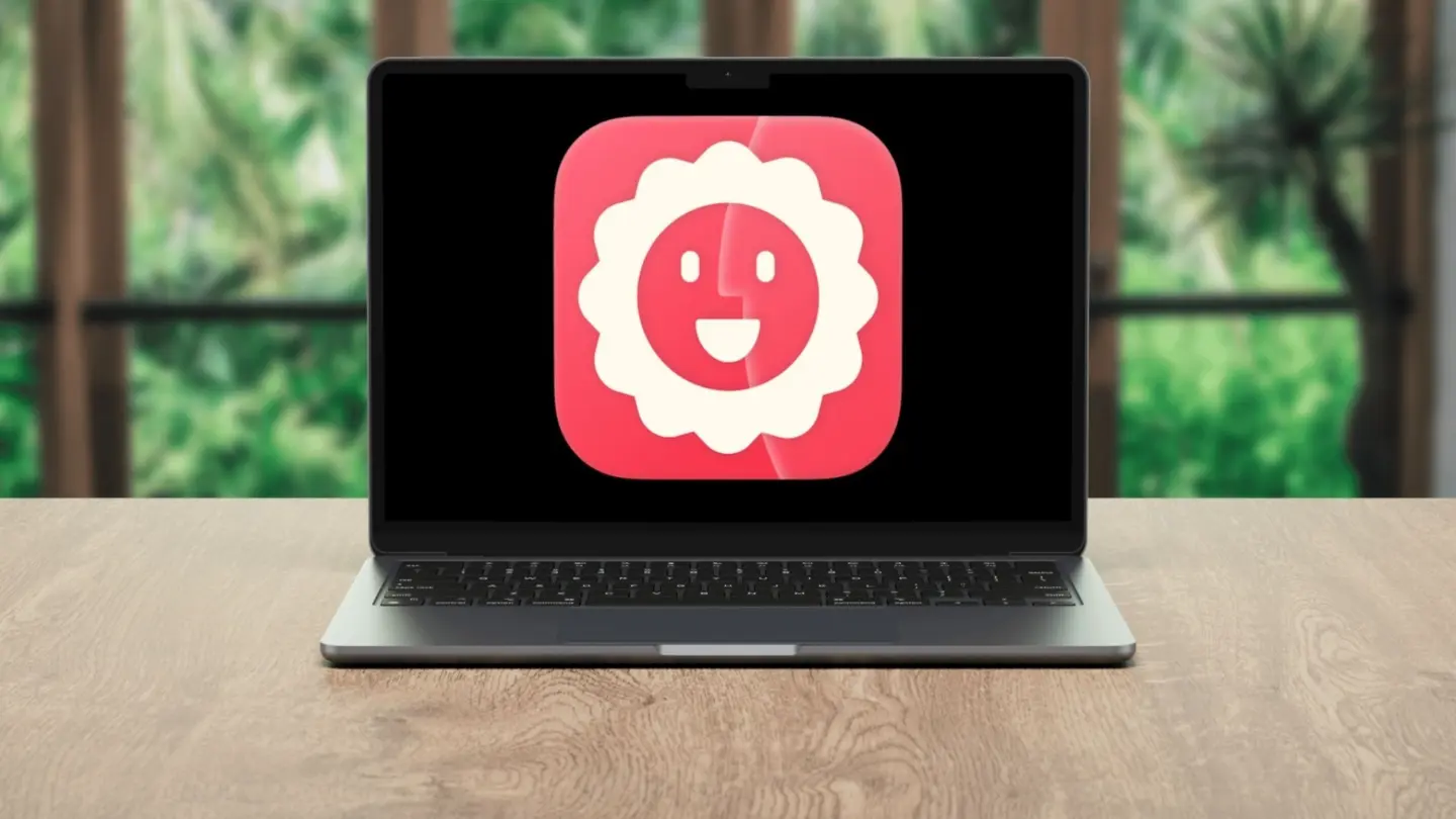 Image of a MacBook Pro with the logo of Bloom, a Finder replacement for Mac, on its screen