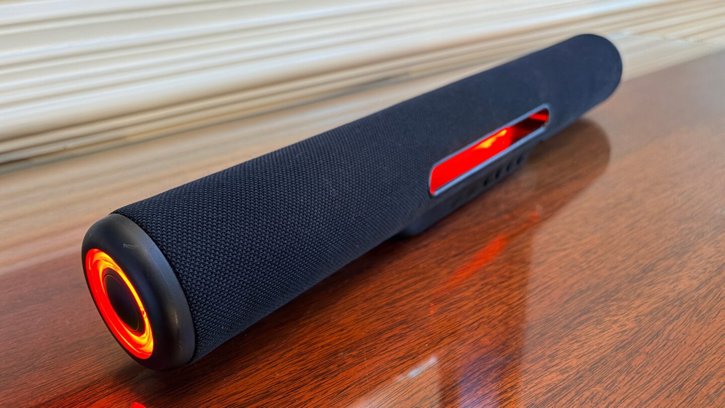 iLive Portable Bluetooth Multimedia Sound Bar/Speaker: Ready to party!