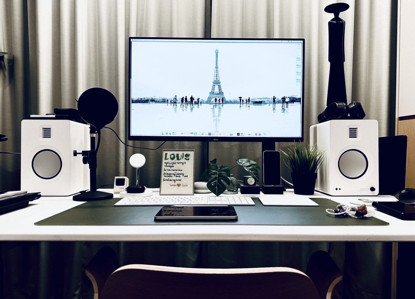 M2 MacBook Air setup with great audio