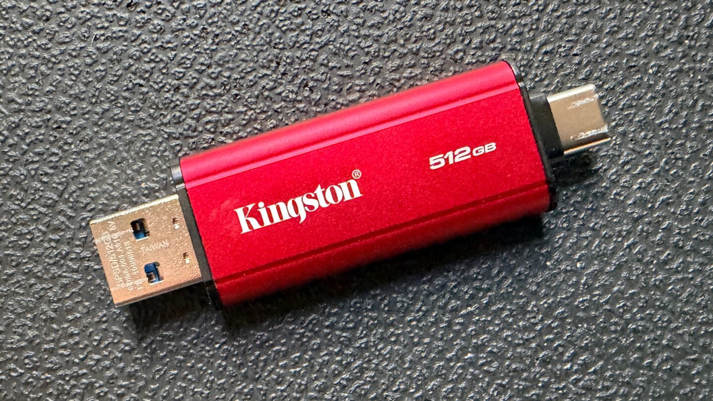 Kingston Dual Portable SSD: Both USB-A and USB-C connectors.