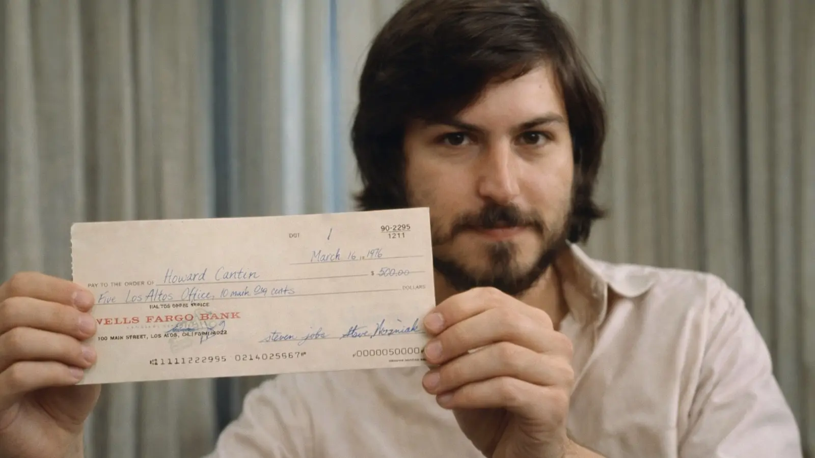 Steve Jobs–signed Apple check No. 1 sells for simply insane amount