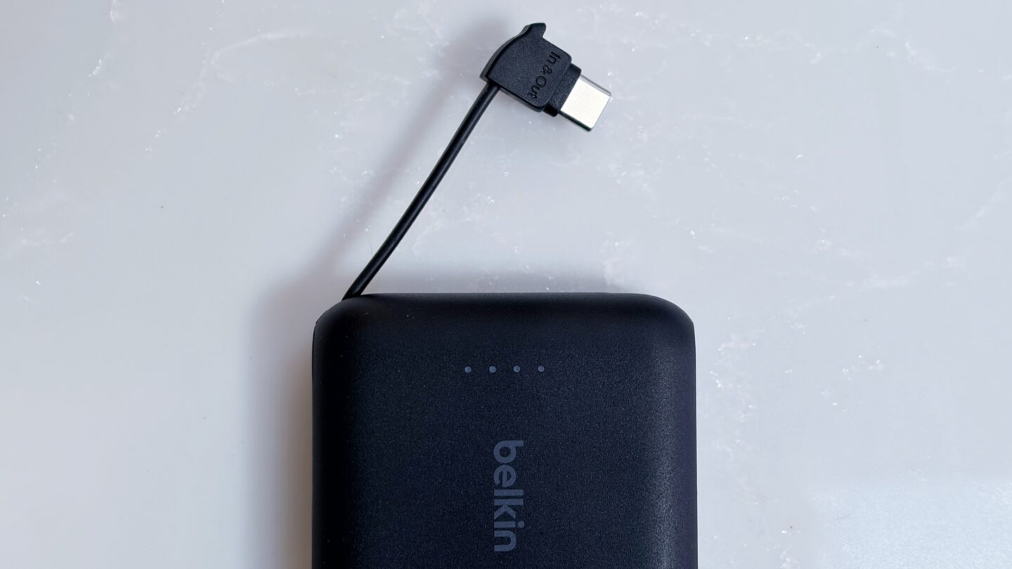 Belkin BoostCharge Power Bank 10K w/ Integrated Cable: Cable