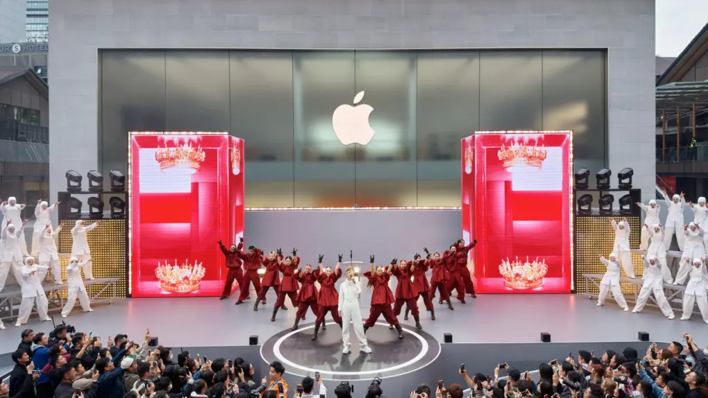 photos of Apple 50th anniversary celebrations