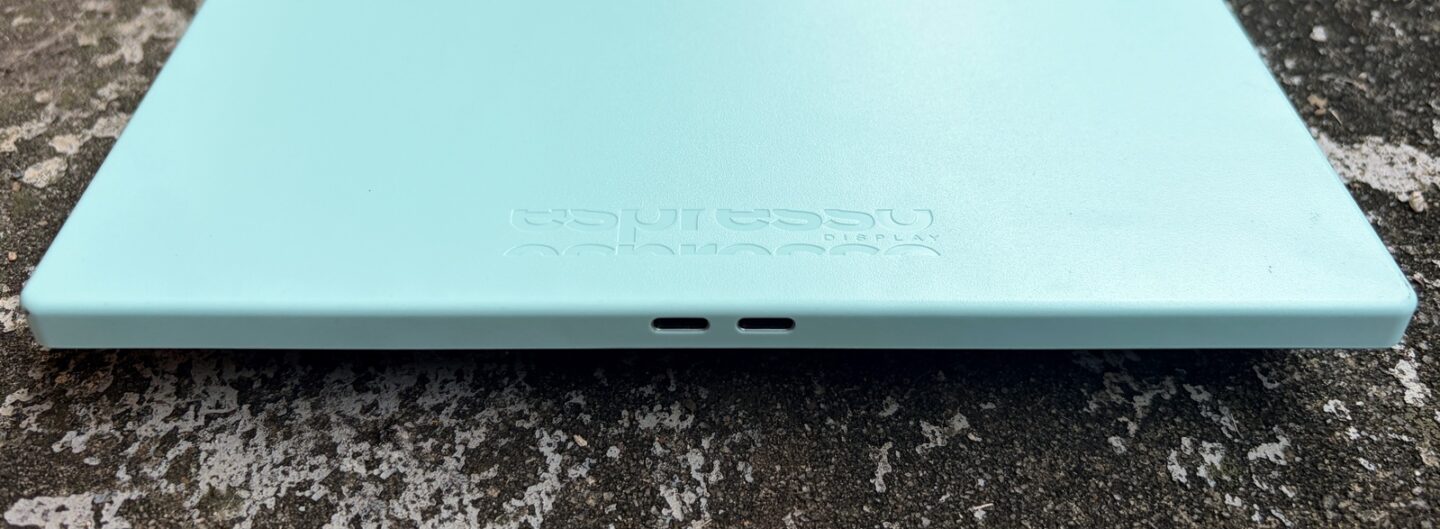 Espresso Lite 15 portable monitor: USB-C ports