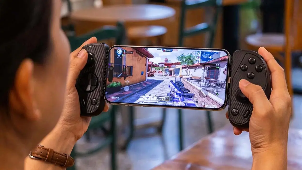 New iPhone game controller brings Hall effect precision