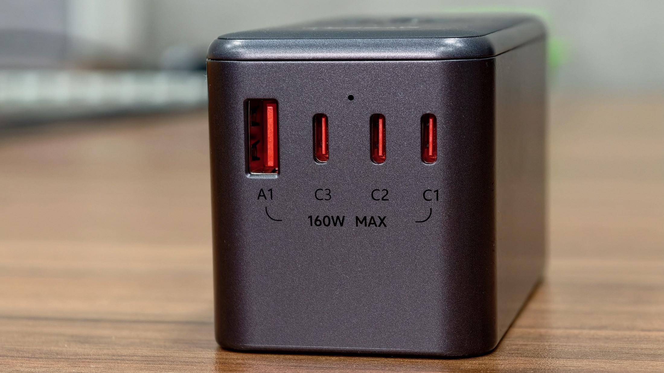 Bottom ports on the Tessan Voyager 205W