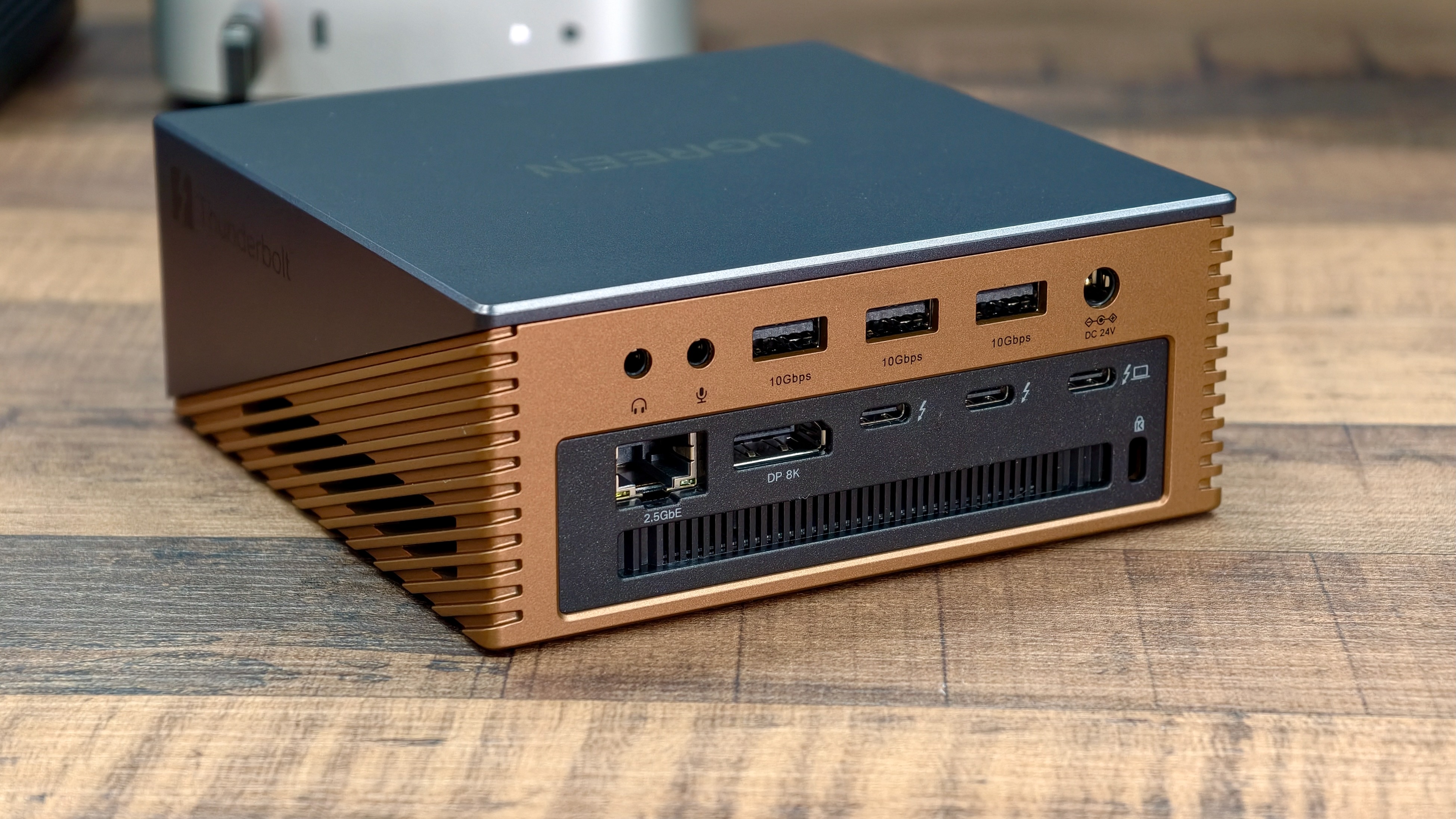 Ugreen maxidok 17 1 Ugreen Maxidok 17-in-1 Thunderbolt 5 dock