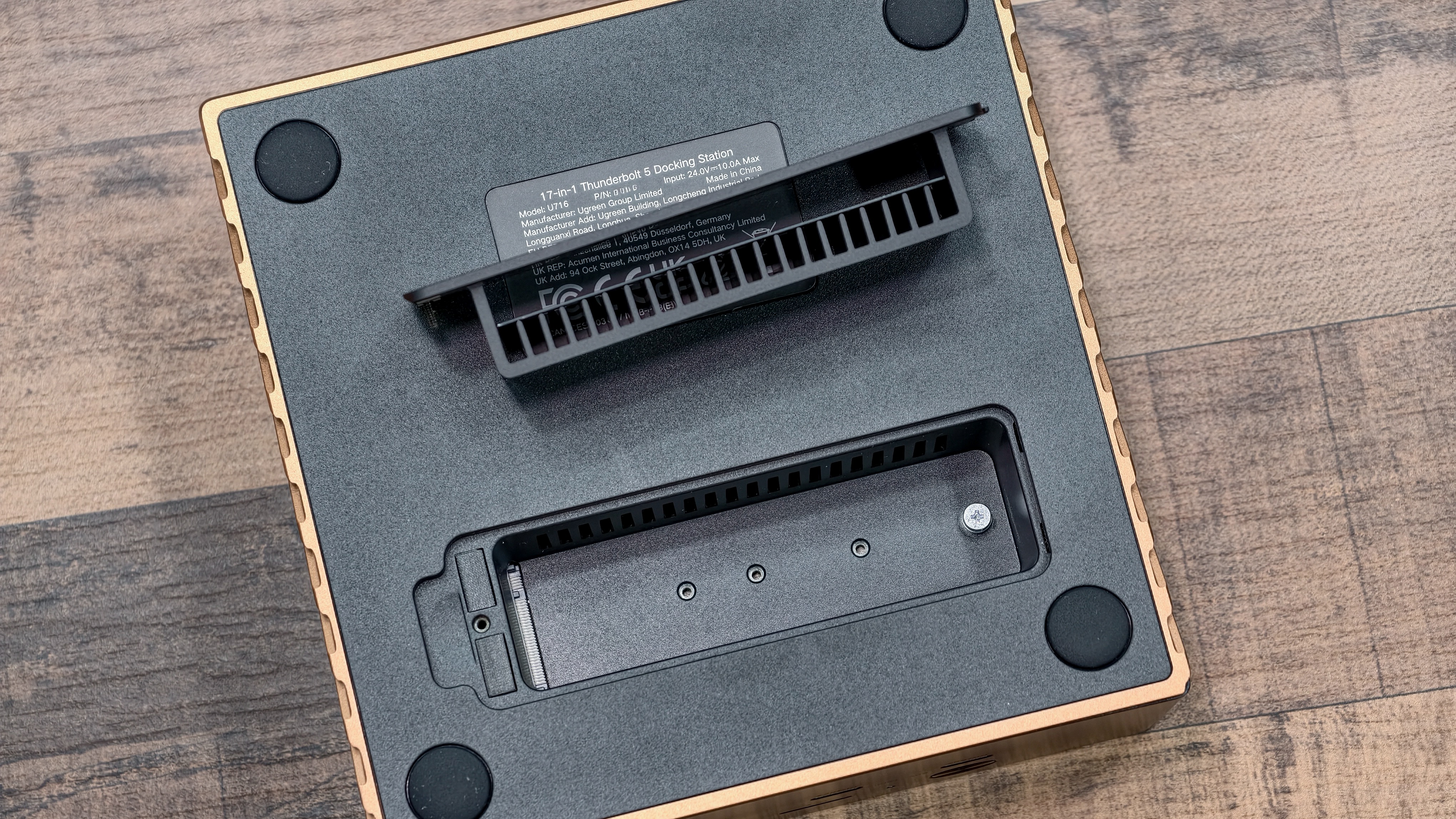 Ugreen thunderbolt5 dock ssd slot The hidden NVMe storage slot