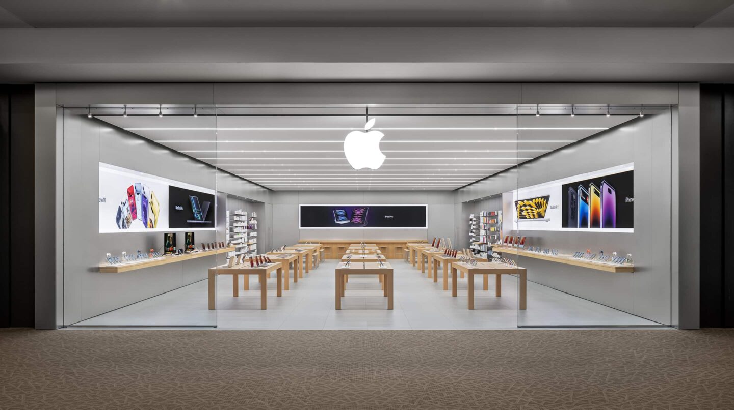 Apple Trumbull store in Connecticut