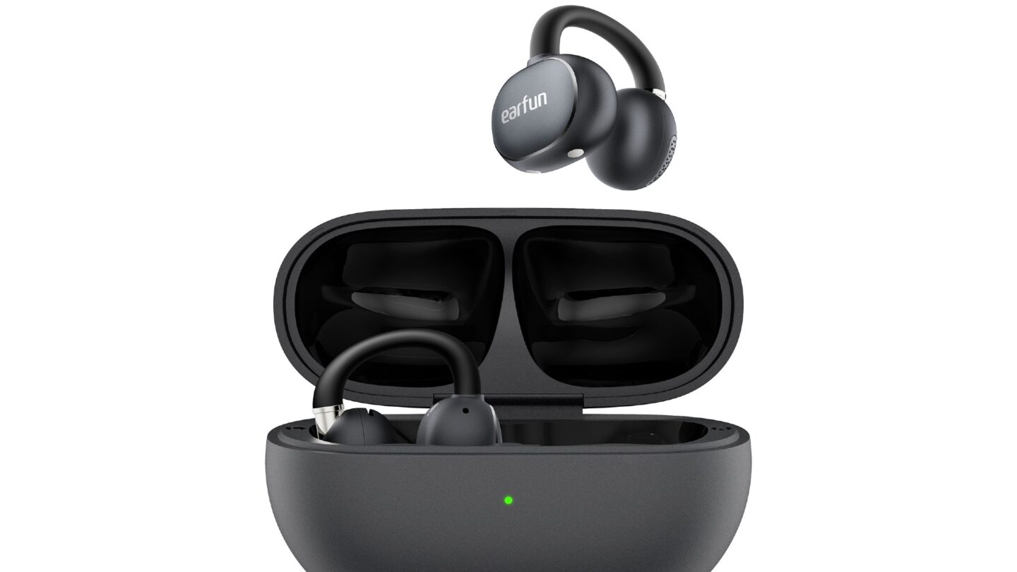 EarFun Clip 2 with case