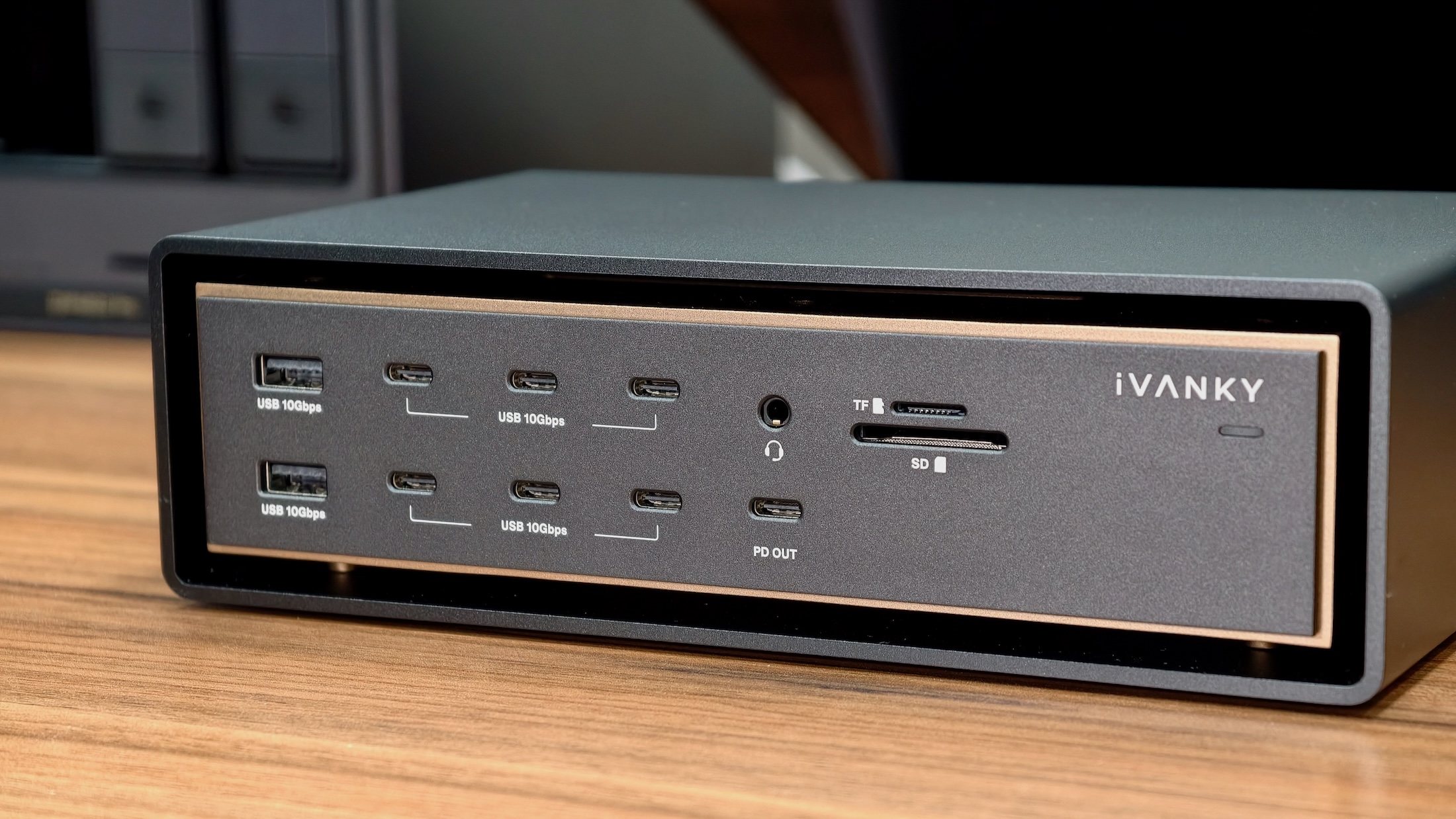Front ports on the iVanky FusionDock Ultra.
