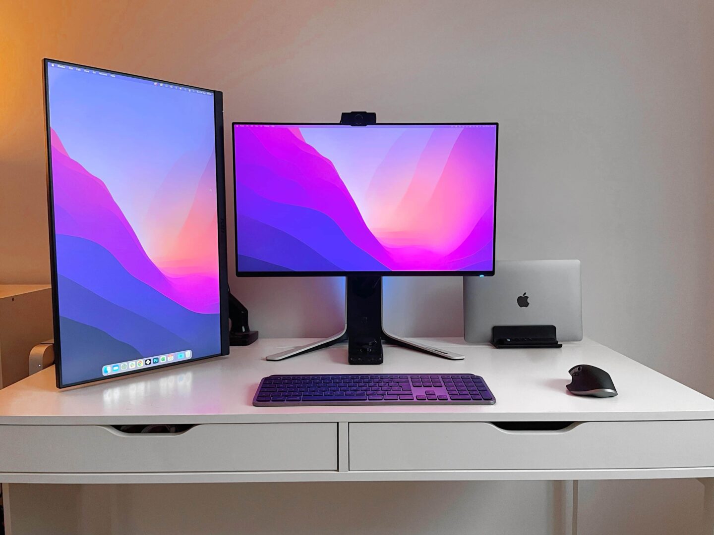 Dual M1 Mac and PS5 gaming rig boasts blazing fast displays Setups M1 Mac and PlayStation 5 setup