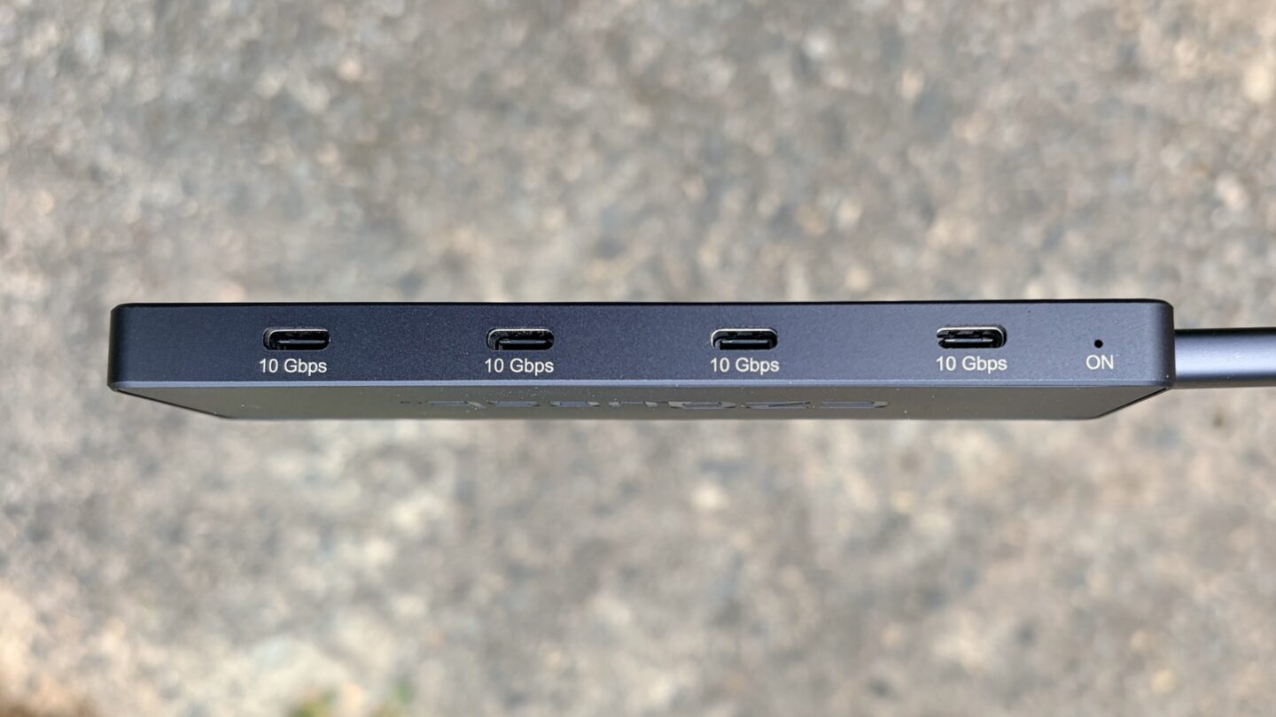 EZQuest USB 4 Dual Display 8-in-1 Hub: USB-C ports