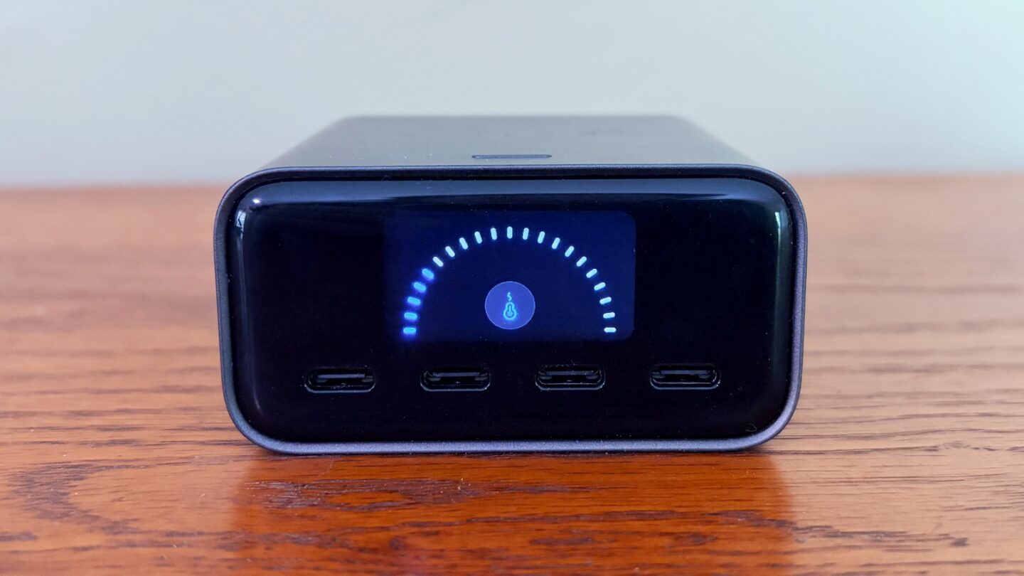 Satechi ChargeView 140W Desktop Charger review: 4 USB-C ports