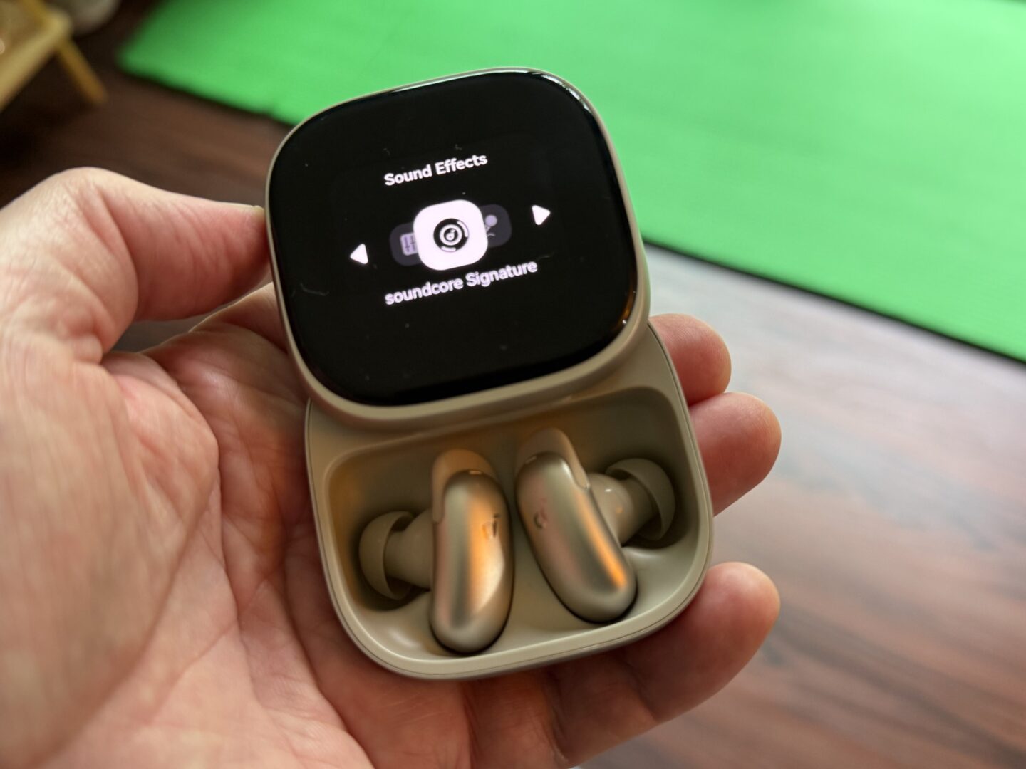 Soundcore Liberty 5 Pro Max in case with Sound Effects