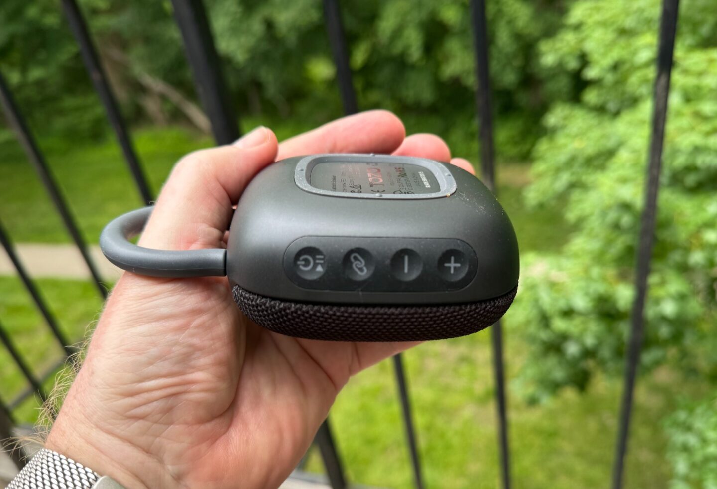 Tozo PE1 speaker controls Tozo PE1 speaker controls