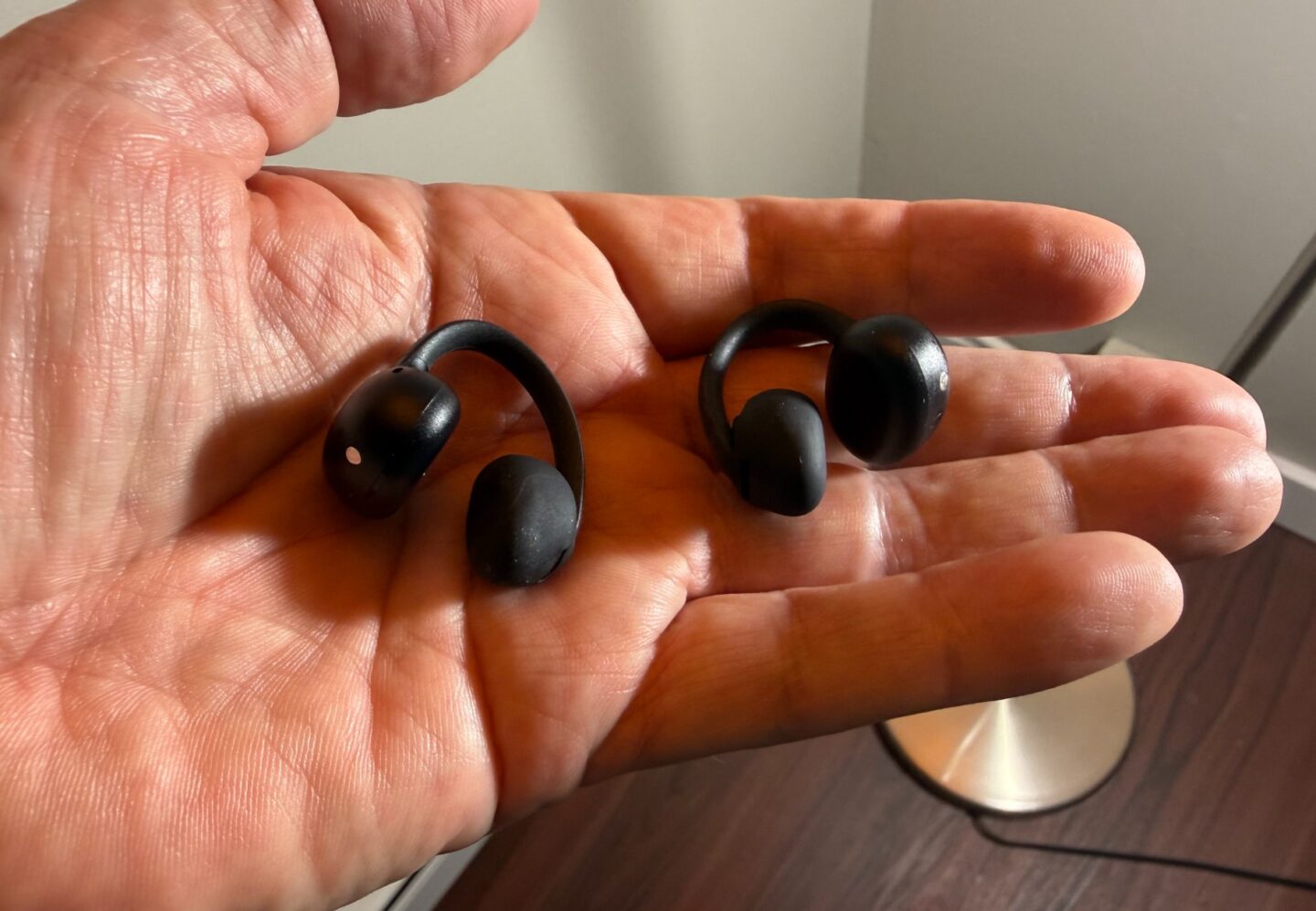 Baseus Bowie MC2 buds in hand