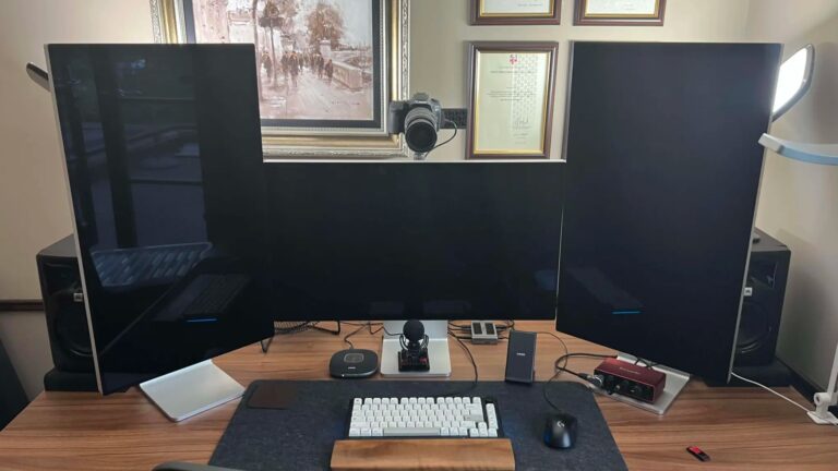 Liam Hudson setup with 3 Pro Displays XDR