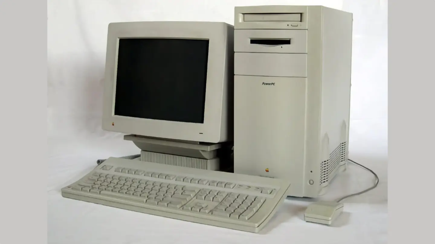 Photo of the Power Macintosh 9500
