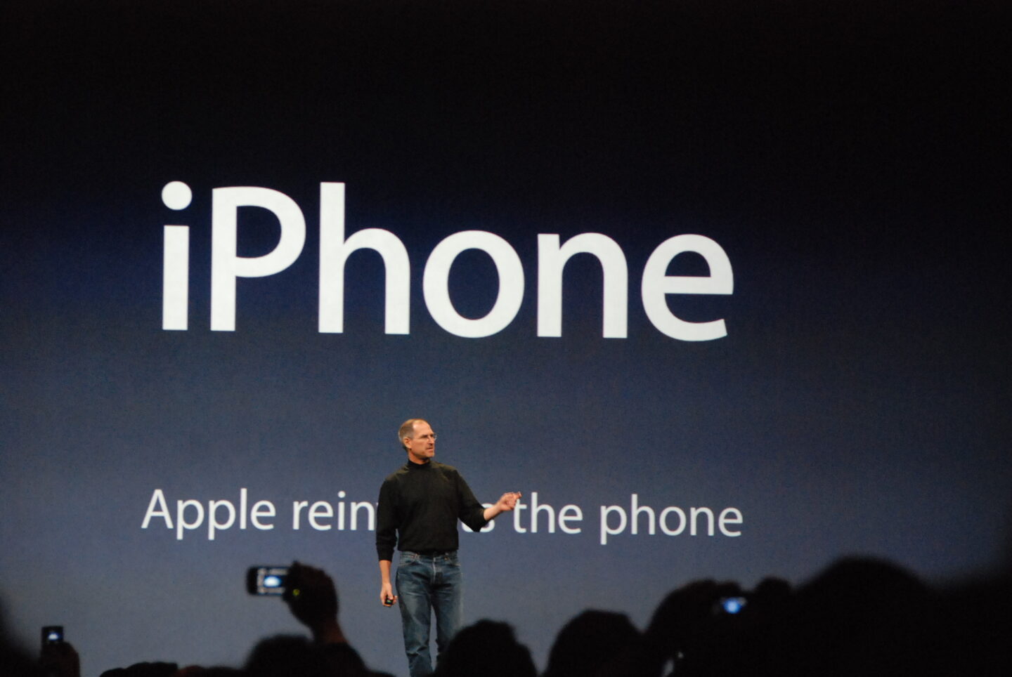 Steve Jobs presents iPhone Steve Jobs presenting the iPhone