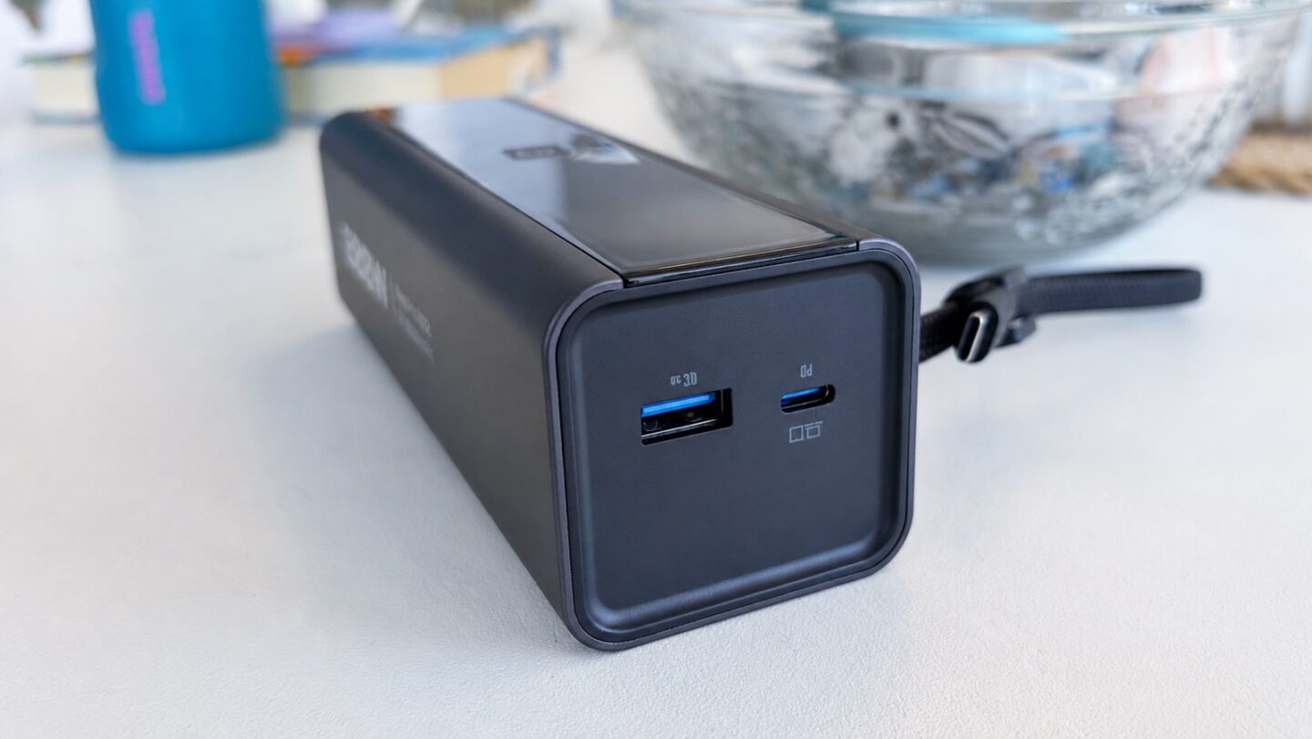 ReelCharge ReelPro 200W Power Bank: ports ReelCharge ReelPro 200W Power Bank: ports