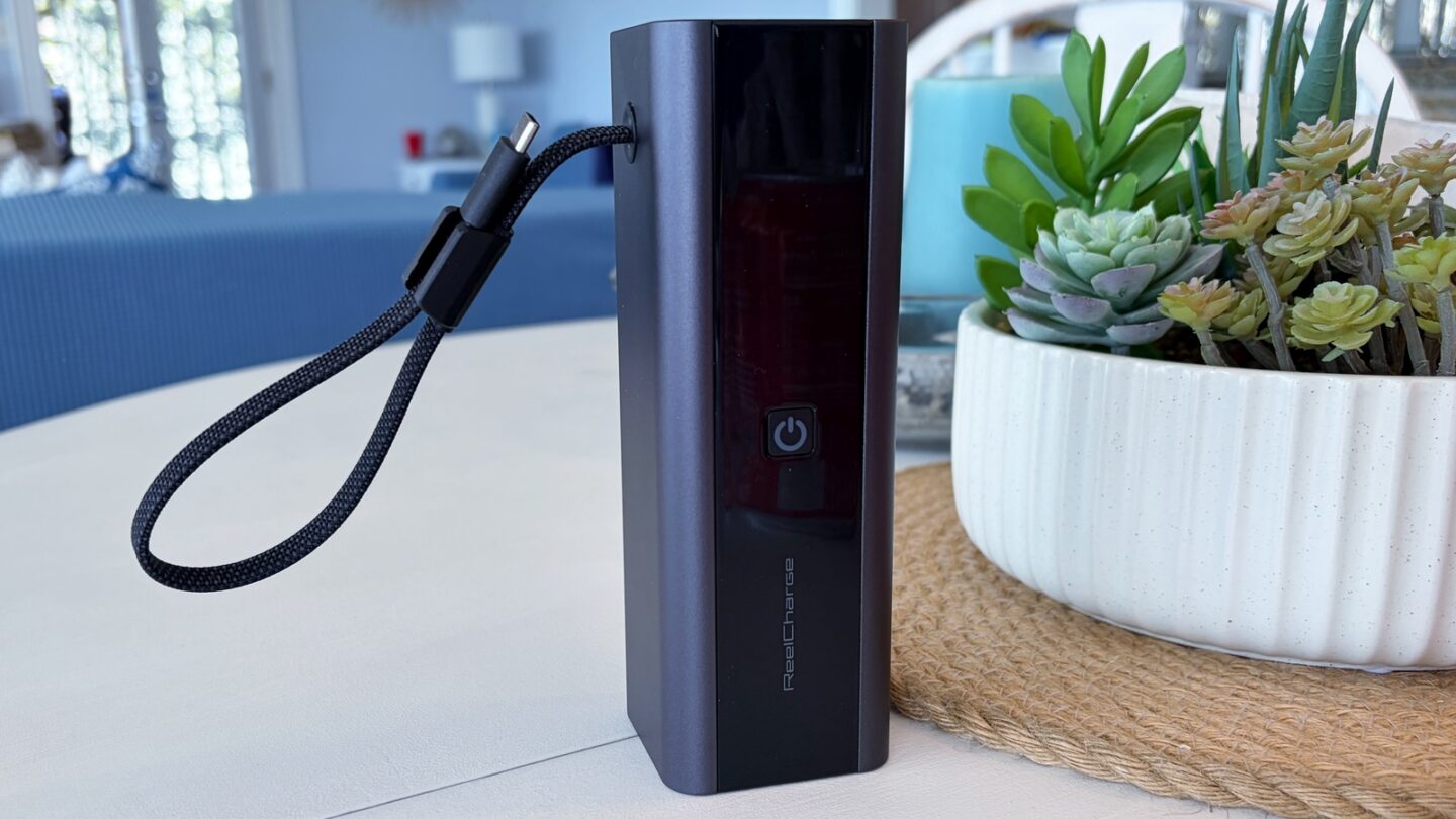 ReelCharge ReelPro 200W Power Bank in use ReelCharge ReelPro 200W Power Bank in use