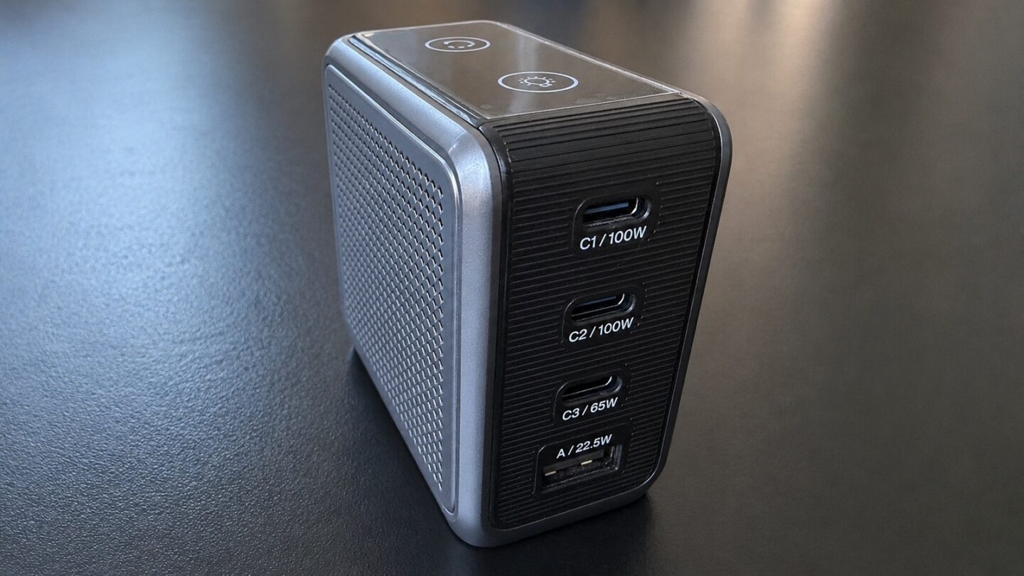 BMX GaNsta Pixel: surprisingly small 140W wall charger