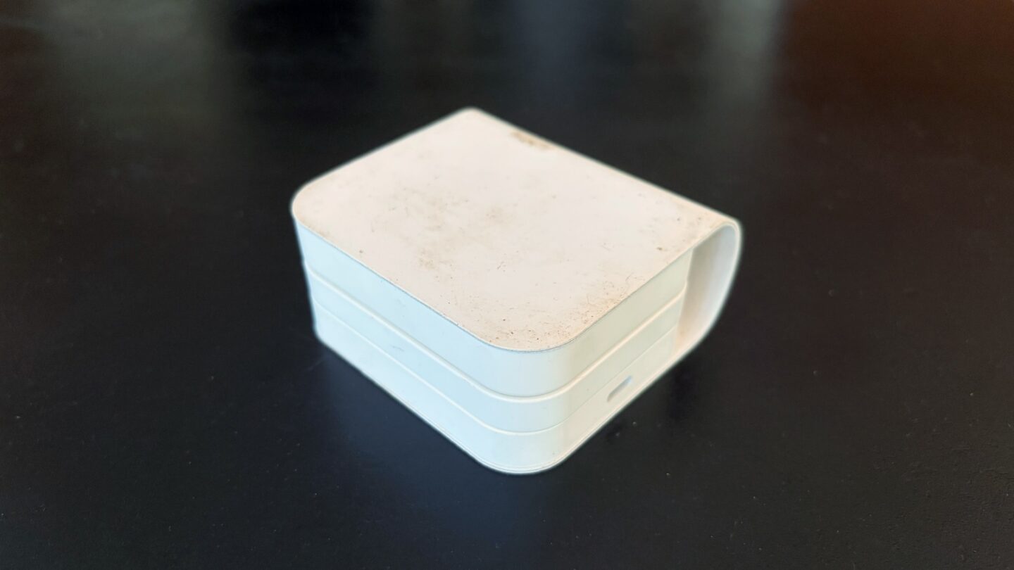 Mophie Roam 3 in 1 Travel Charger_review_03 Mophie Roam 3-in-1 Travel Charger: folded up