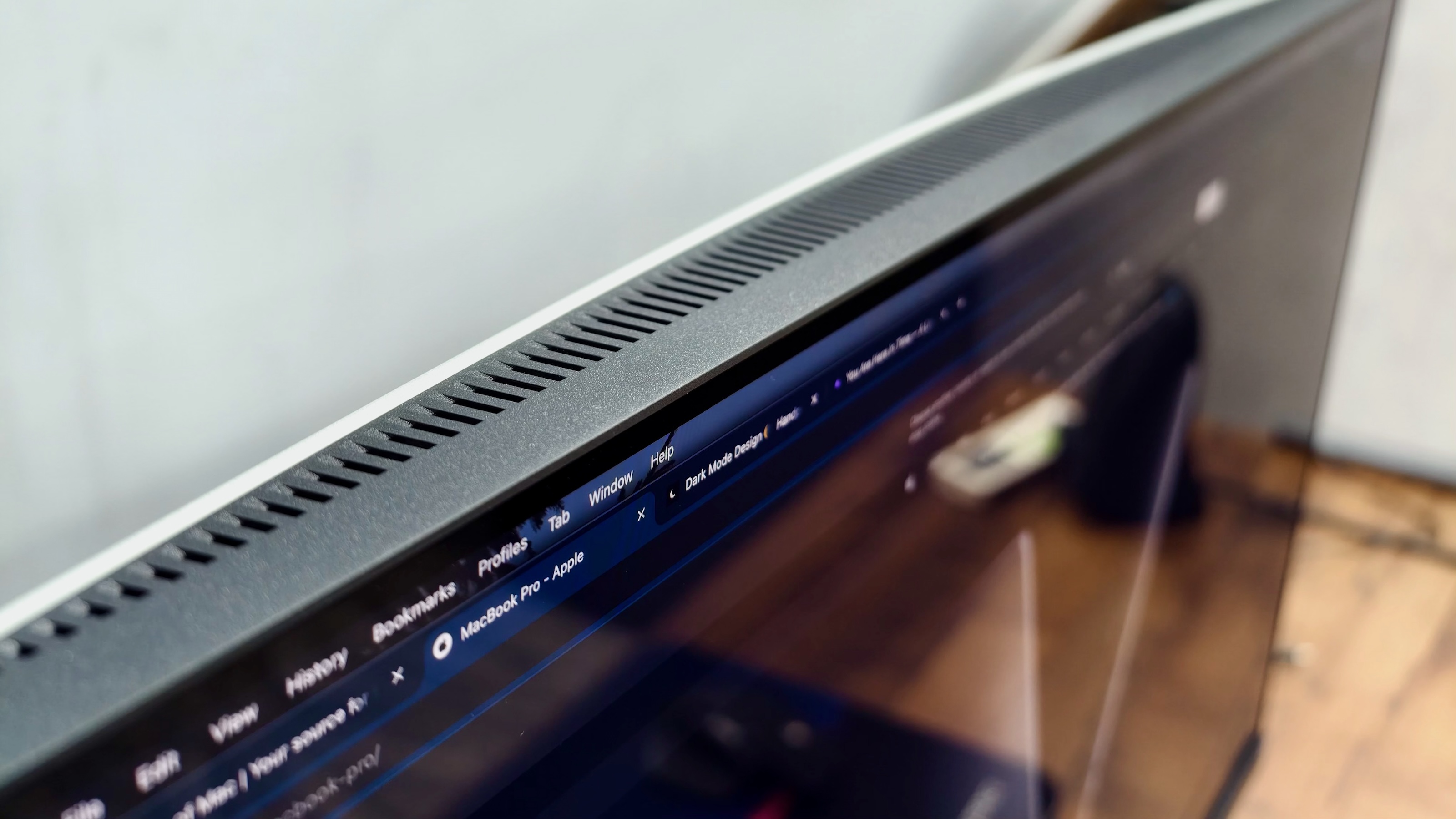 Benq ma320 ug thickness The BenQ MA320UG features a plastic body.