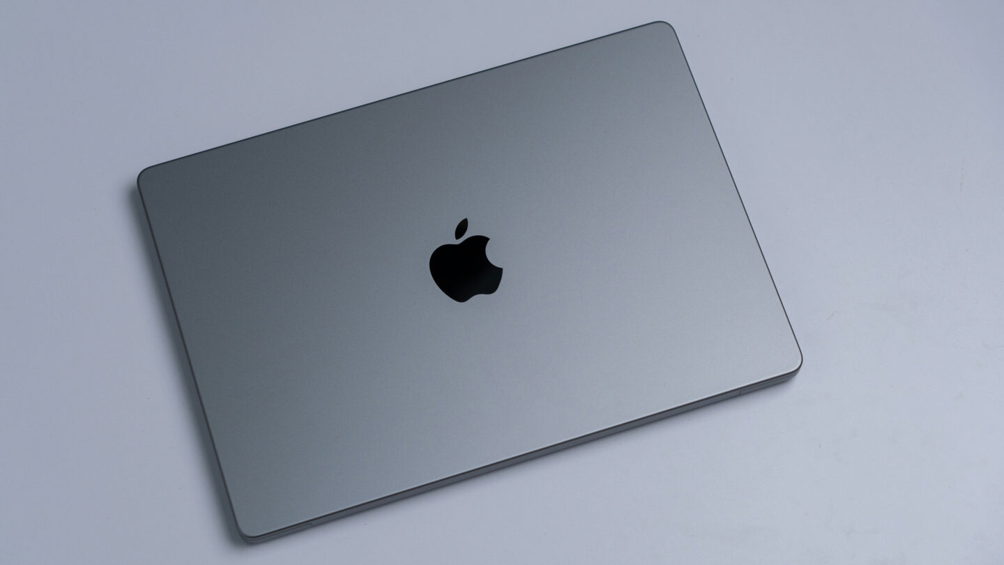 photo of 6 custom gestures that make my MacBook trackpad even better image
