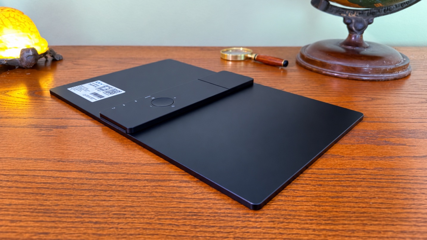 KYY K1302R Portable Monitor review_03 KYY K1302R Portable Monitor review: Slim and professional looking