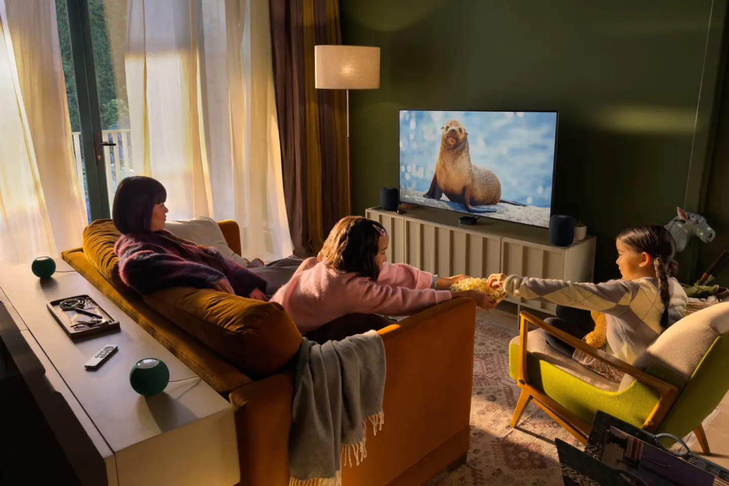 Apple TV 4K home theater setup 261013 A four-speaker surround-sound home theater setup using the new Apple TV 4K and four compatible HomePods.