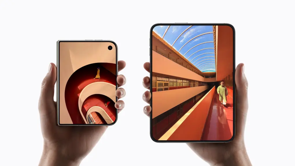iPhone Duo's replaceable display cover layer