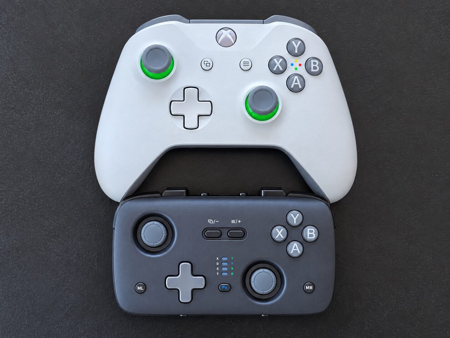 JSAUX VoidJoy SkyLark S1 Pro_05 JSAUX VoidJoy SkyLark S1 Pro with Xbox controller
