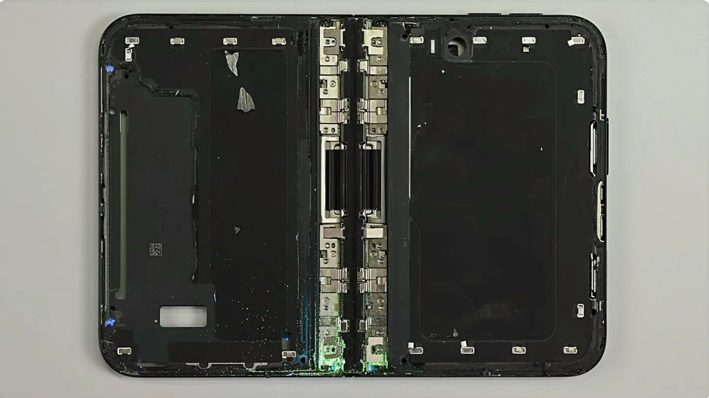 Apple admits a small number of iPhone Duo screens break immediately